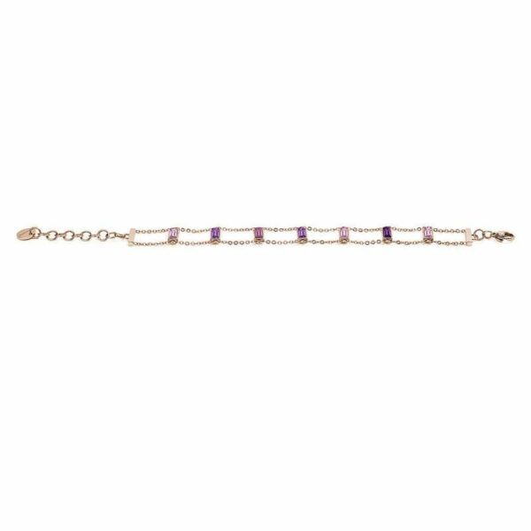 Bracciale in acciaio 316L con trattamento PVD oro rosa da Donna di Brosway collezione Symphonia con cristalli baguette Swarovski aquamarine, light sapphire e chiusura a moschettone. Il bracciale è lungo 19 cm.