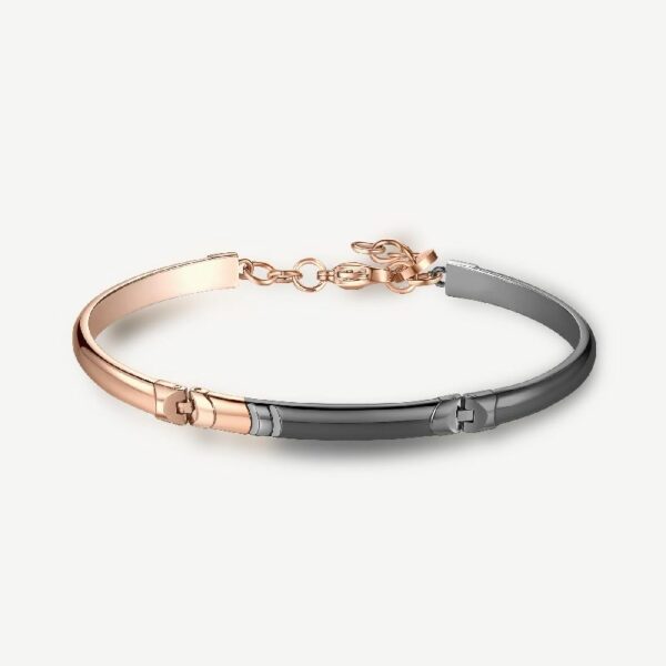 Bracciale double rail semirigido in acciaio 316L e finitura pvd colore rutenio con dettagli smaltati colore nero.