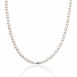 Collana di perle Oriente con sfera centrale in oro bianco intagliata