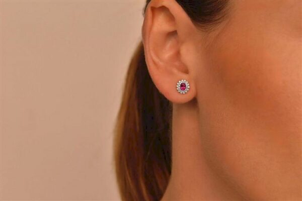 Orecchini in argento con zirconi rubino