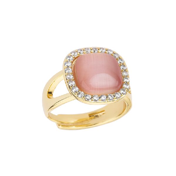Anello top carrè in cat eye rose con frame in brass dorato e zirconi clear