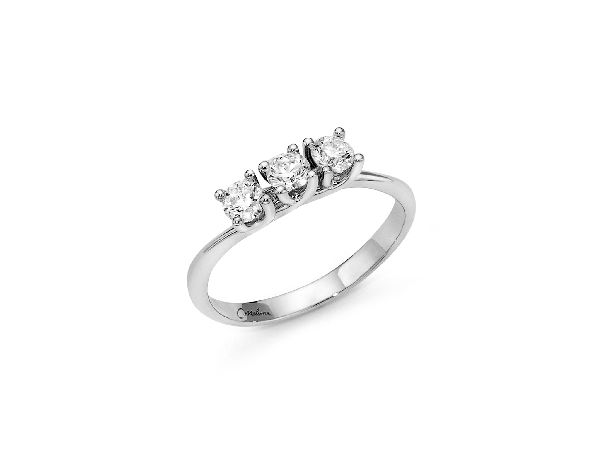 Anello trilogy con diamanti in oro bianco