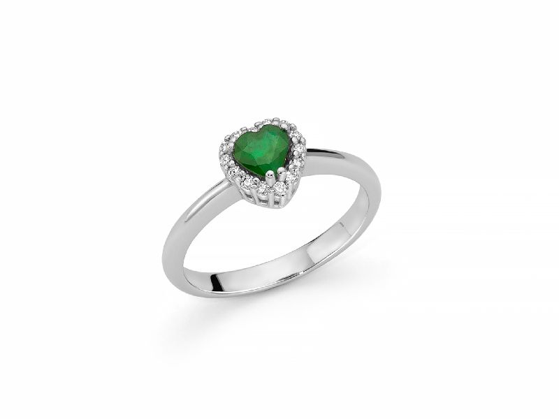 Anello con gemma verde
