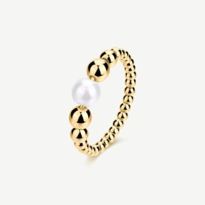 Anello in acciaio 316L e finitura pvd oro 14K con perla di conchiglia.