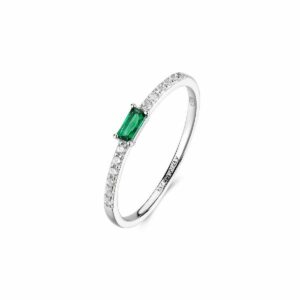 Anello in argento rodiato 925&permil; con cubic zirconia chiari e cubic zirconia colore emerald.