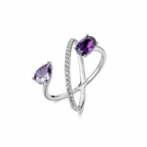 Anello in argento rodiato 925&permil; con cubic zirconia chiari e cubic zirconia colore amethyst.