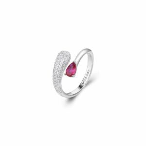 Anello contrari&eacute; in argento rodiato 925&permil; con cubic zirconia chiari e colore ruby.