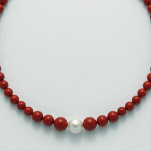 Collana di corallo con perle