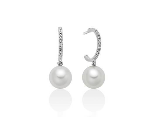 Orecchini in oro bianco, diamanti e perle
