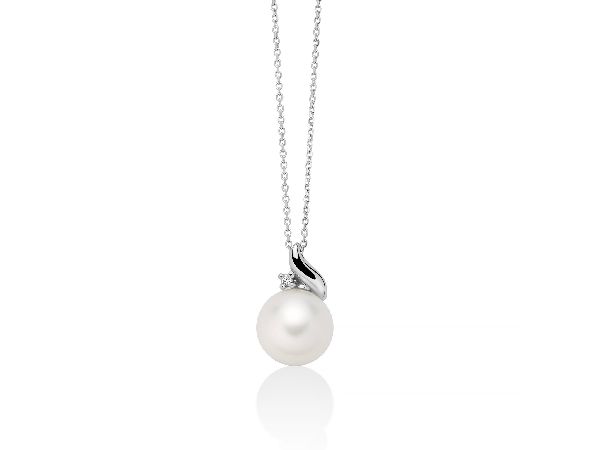 Collana di perle Oriente con motivo a onda in oro bianco e diamante