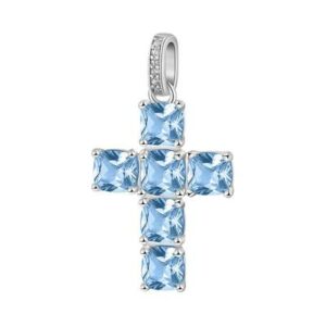 Pendente a forma di croce in argento rodiato 925&permil; con cushion cubic zirconia colore light sapphire.