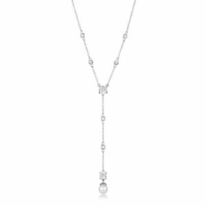 Collana girocollo in argento rodiato 925&permil; con perla di conchiglia e cubic zirconia.