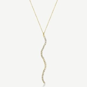 Collana lunga in acciaio 316L e finitura pvd oro 14K, con pendente a S e cubic zirconia.