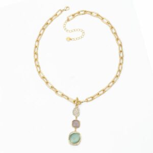 Collana catena in brass dorato e pendente con elementi pav&egrave; di zirconi clear, ad intarsio in cat eye violet e acqua  - misura regolabile