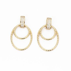 Orecchini top a barretta bombata in pav&eacute; di zirconi clear con pendente ovale in brass dorato diamantato